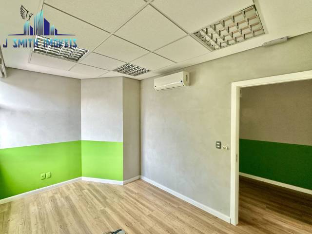 Sala para Venda em Cotia - 2