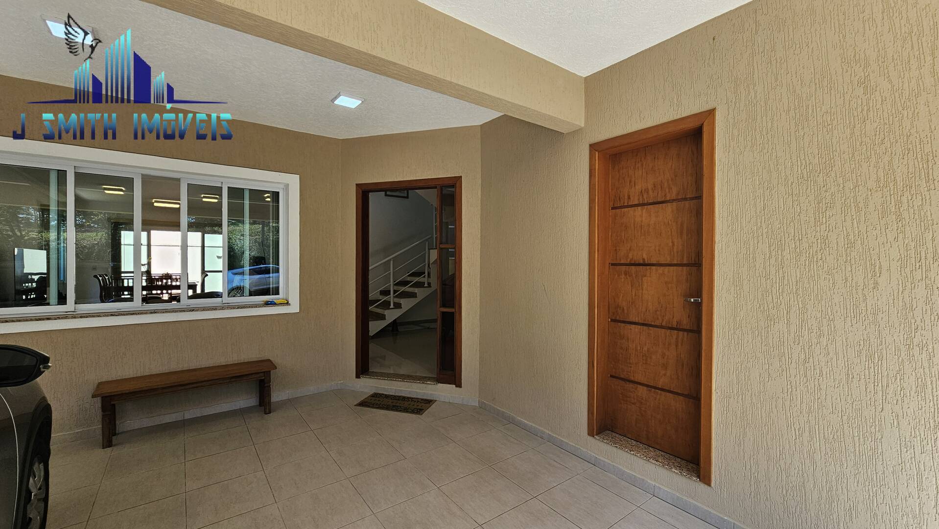 Casa à venda com 3 quartos, 220m² - Foto 2