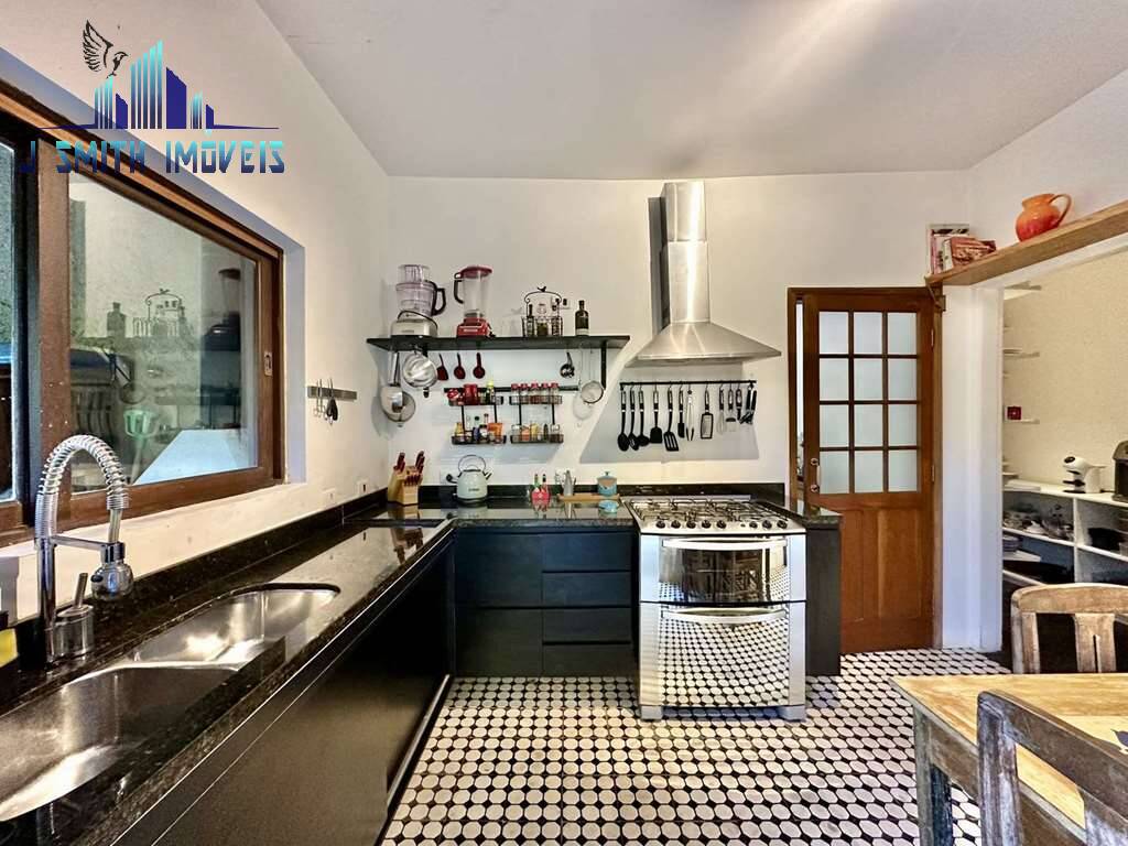 Casa à venda com 3 quartos, 355m² - Foto 14
