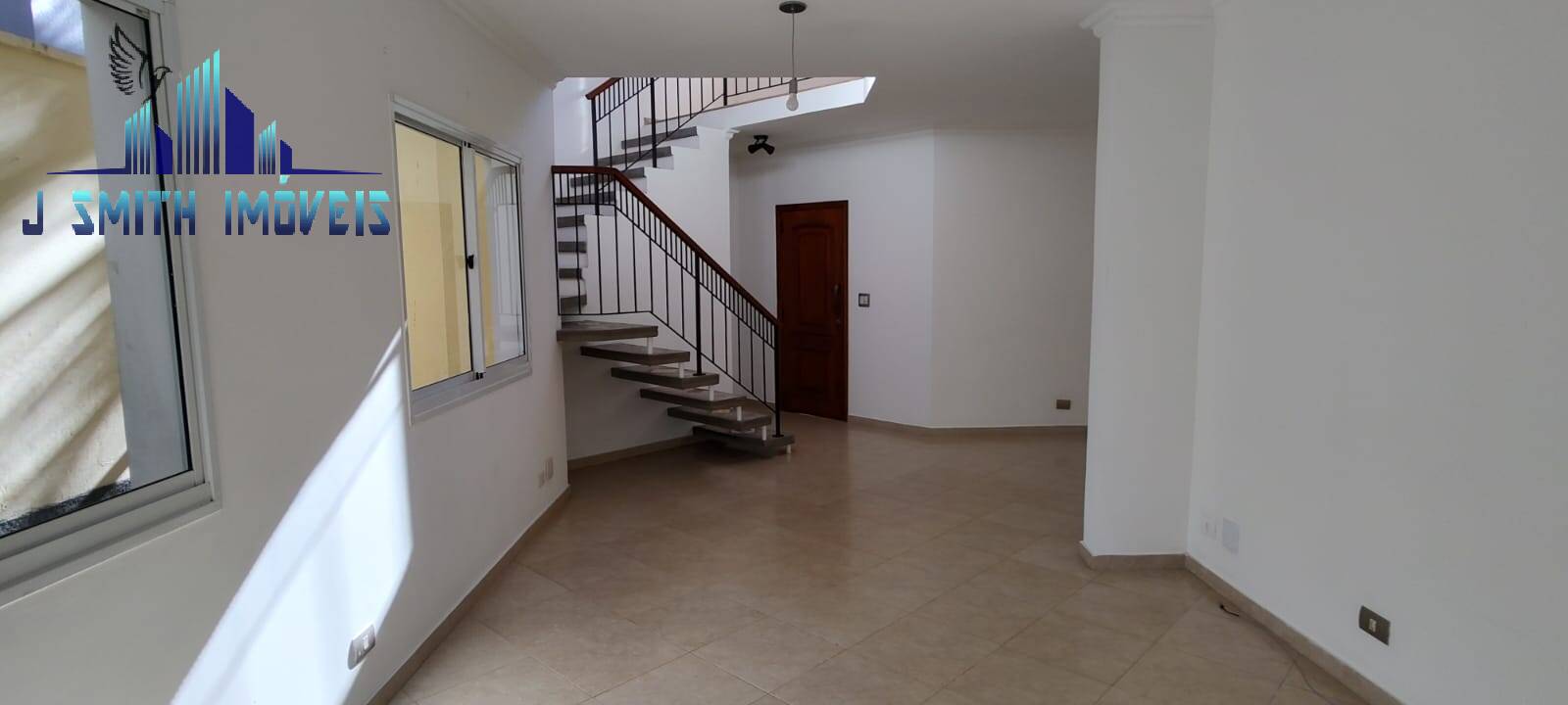 Casa de Condomínio à venda com 3 quartos, 168m² - Foto 1