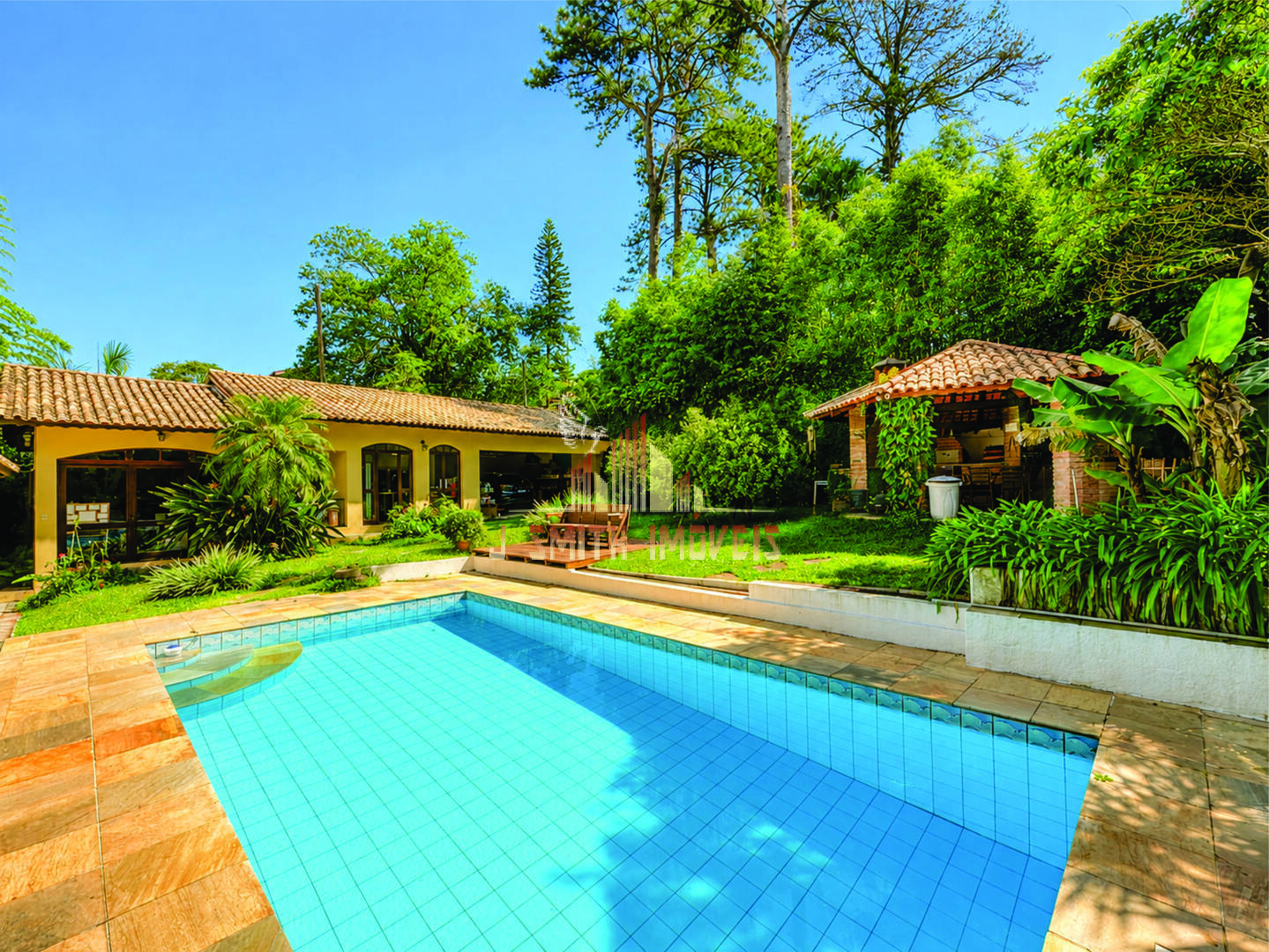 Casa, 5 quartos, 302 m² - Foto 1